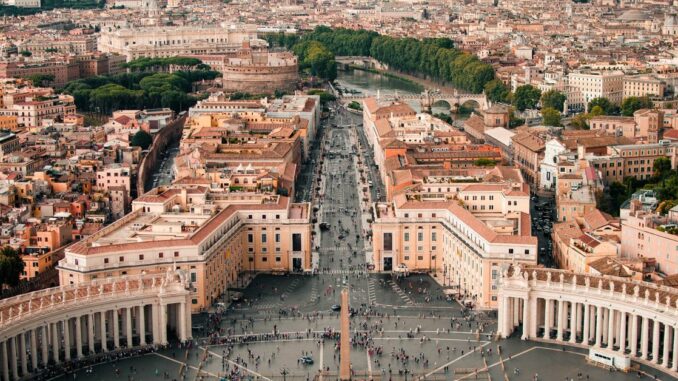 Cryptocurrency Exchange Crypto.com Expands to Italy