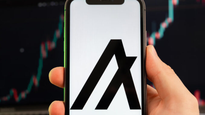 Algorand price bounces on 170% volume surge