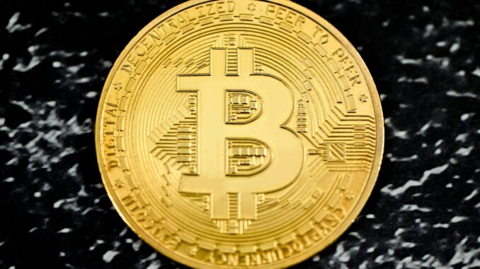 Bitcoin Could Be Setting Up A Comeback Vs. Gold, Analyst Suggests