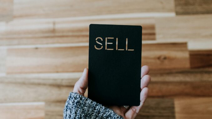 Bitcoin Whales Hit The Sell Button, $135K Target Now Trending