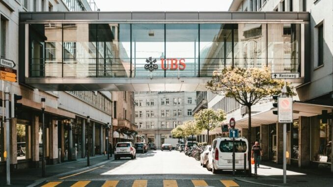 UBS considers allowing some banking clients to invest in Bitcoin and Ethereum