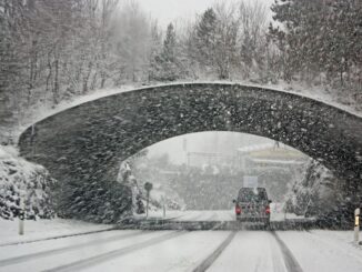 US Storm Smashes Bitcoin Mining Power, Sending Hash Rates Tumbling
