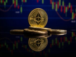 Ethereum Breakdown Incoming? RSI Trendline Snaps As Double Confirmation Looms